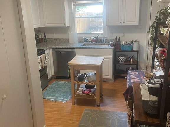 5th image of 106 S Lombardy St