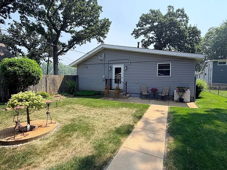 4234 Riverside Dr — Photo 38