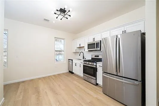 1 bed, 1.0 bath, 655 sqft, $2,200 — Photo 3
