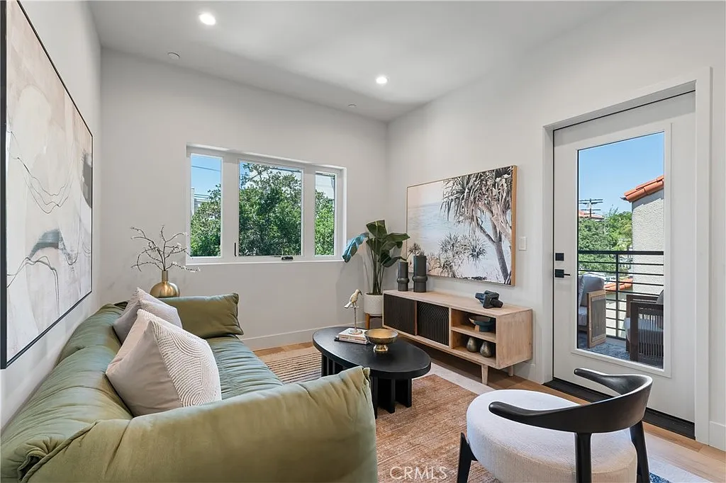 1 bed, 762 sqft, $3,300 — Photo 4