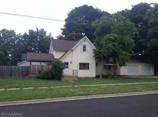 119 S Mechanic Ave, Fremont, MI 49412