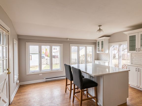 3rd image of 8437 Kedvale Ave
