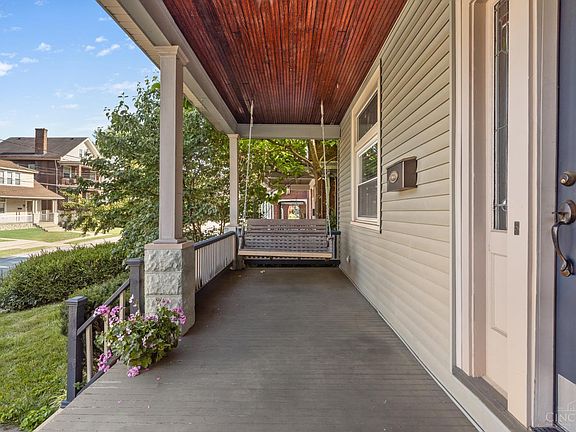 5th image of 4025 Burwood Ave