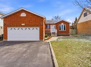 135 Stirling Macgregor Dr, Cambridge, ON