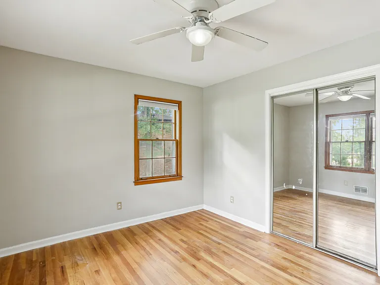 3319 Charlotte Cir SE — Photo 12