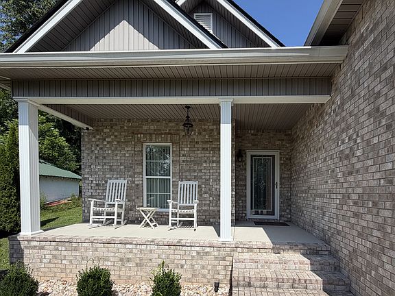 2nd image of 1136 Slaters Creek Rd