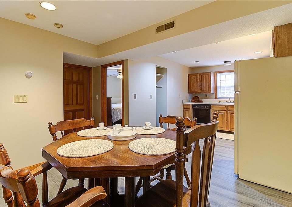 1st image of 95 Park Pl APT 102