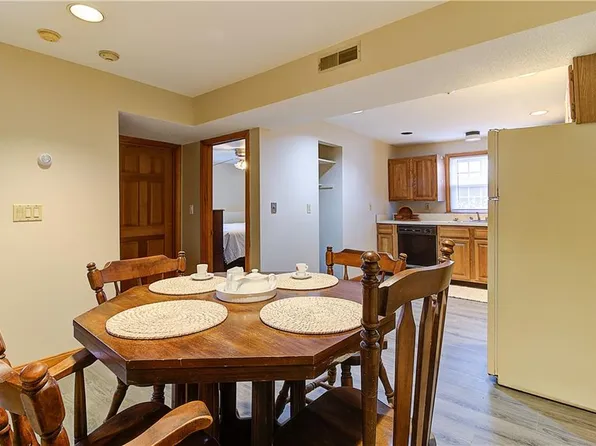 95 Park Pl APT 102, Pawtucket, RI 02860