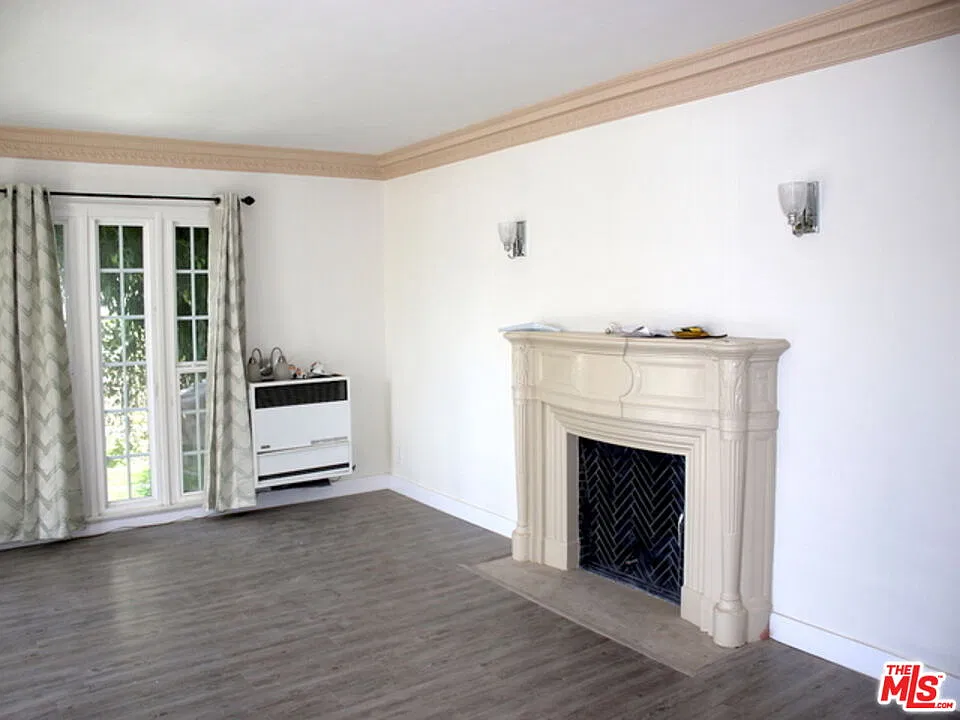 2 bed, 1.0 bath, 1100 sqft, $2,700 — Photo 2