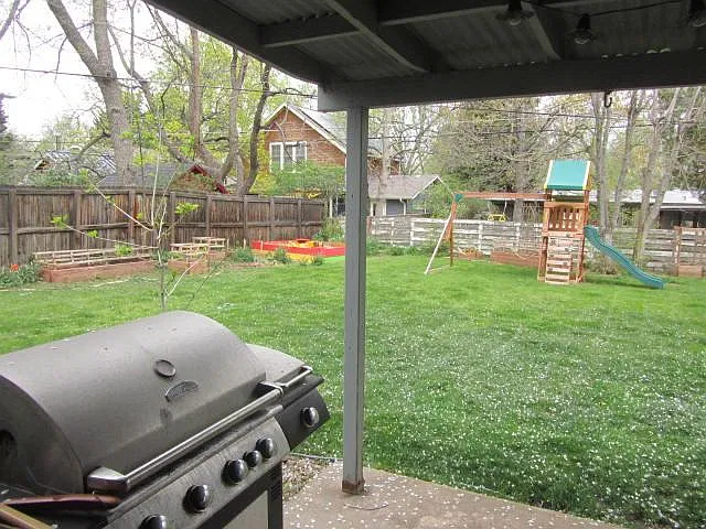 3018 Jefferson St — Photo 2