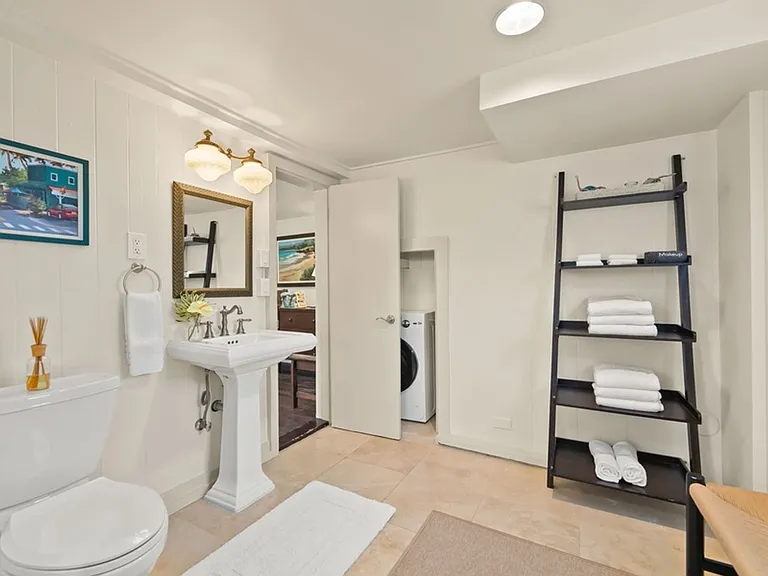 4584 Kahala Ave — Photo 26