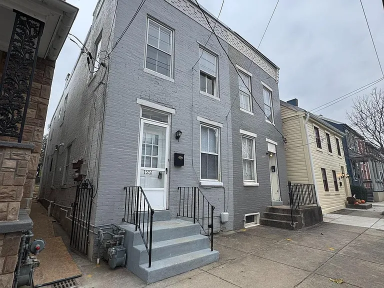 122 W All Saints St — Photo 4