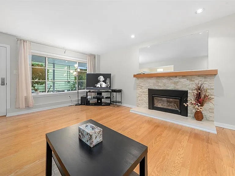 3990 Delbrook Ave — Photo 3