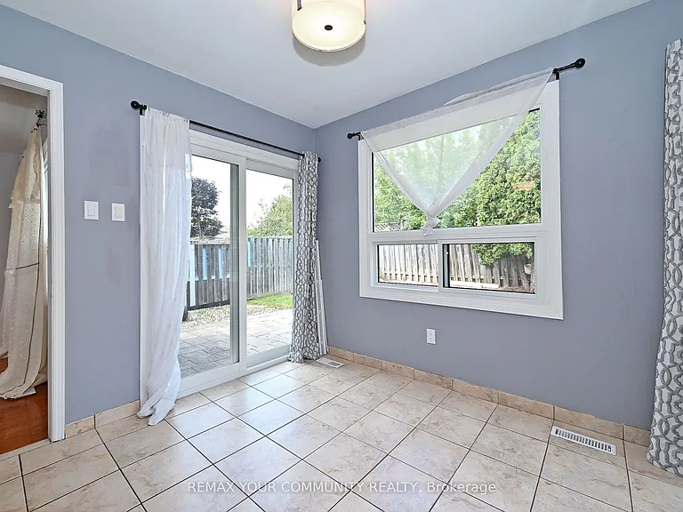 35 Dakin Dr — Photo 17