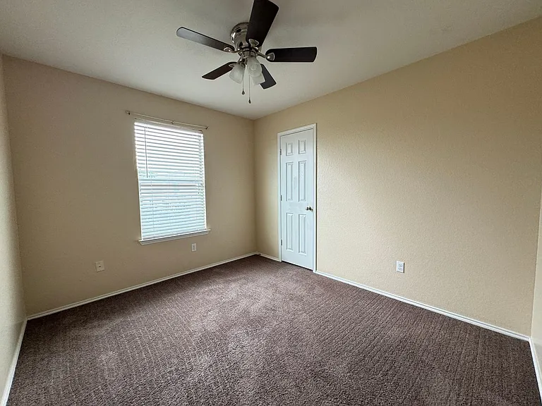 813 Draco Dr — Photo 16