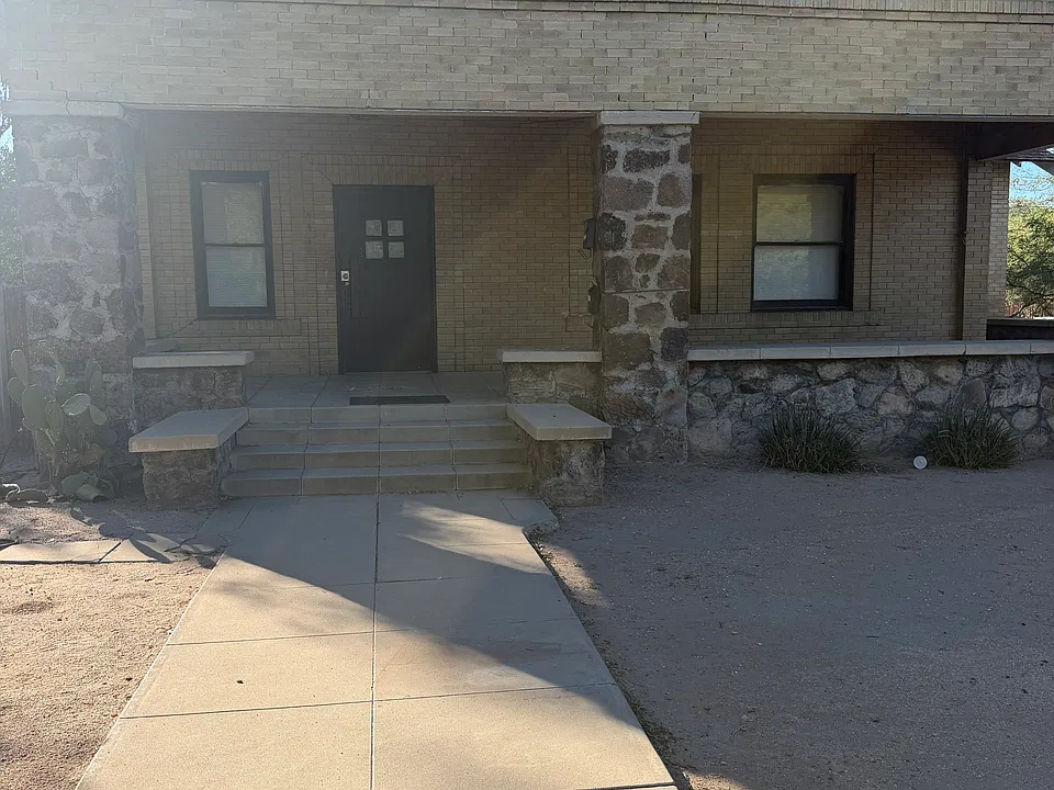 947 N 6th Ave