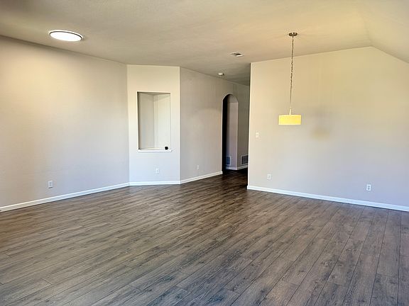 4th image of 6560 Clydesdale Ct