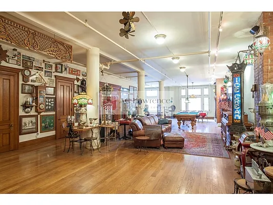 Sold by Aclawrence | media 20