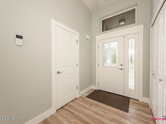 4th image of 4715 Monument Cir