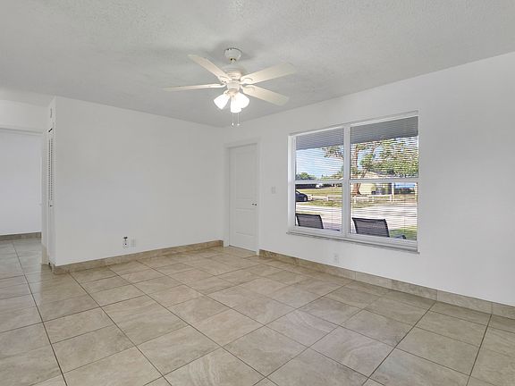 5th image of 8807 SE Sandy Ln