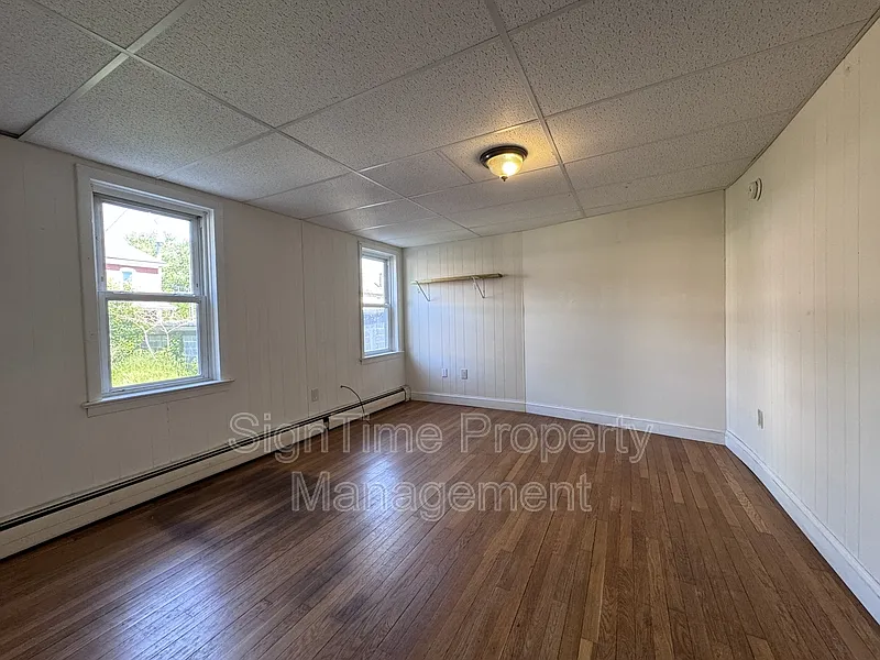 821 Washington Ave #1W
