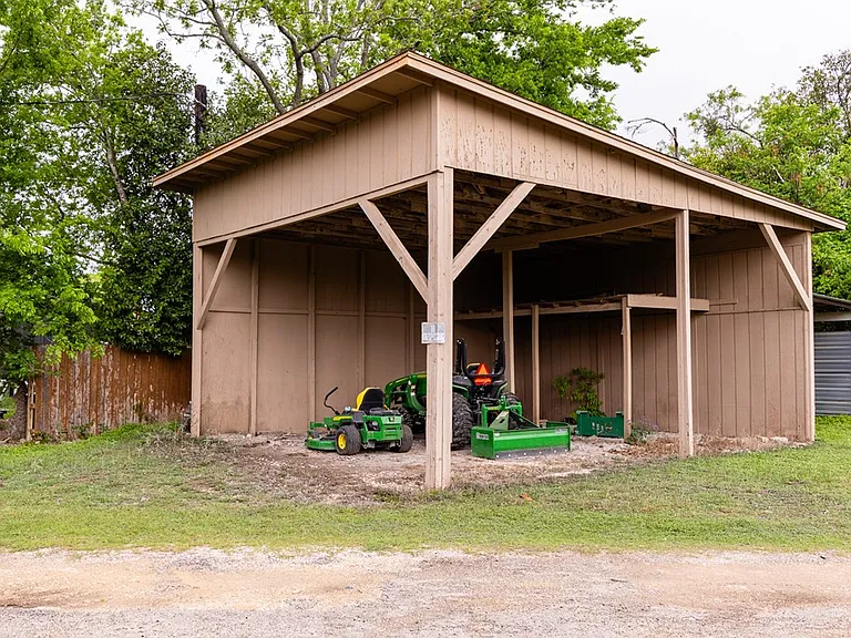 123 FM 480 — Photo 27