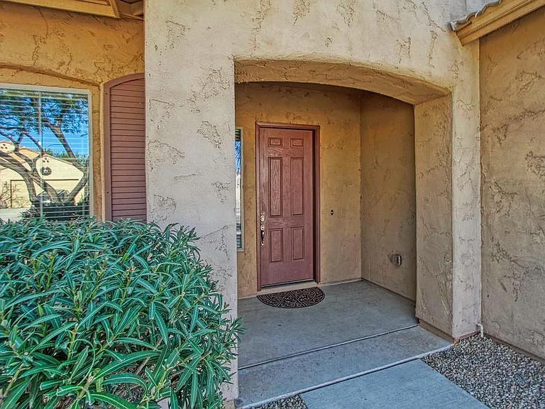 1247 W Lyle Ln — Photo 4