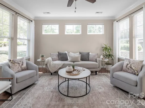 4419 Forest Gate Ln, Charlotte, NC 28270