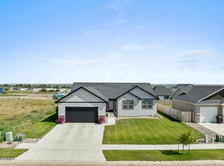 3104 28th Ave W, Williston, ND 58801
