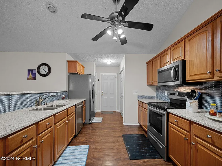 204 Jasmine Ln — Photo 26