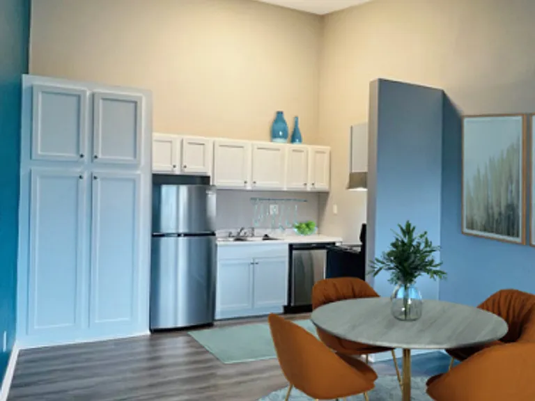 Bantry Bay Apartments — Photo 9