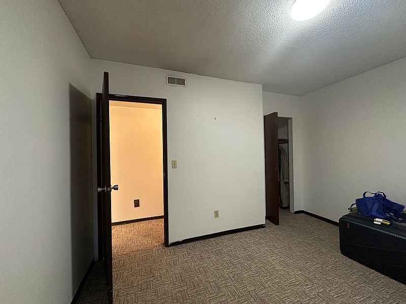 Burnaby House for rent - 2 Bedrooms — photo 9