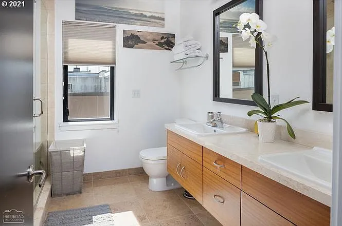 1690 NW Riverscape St — Photo 4
