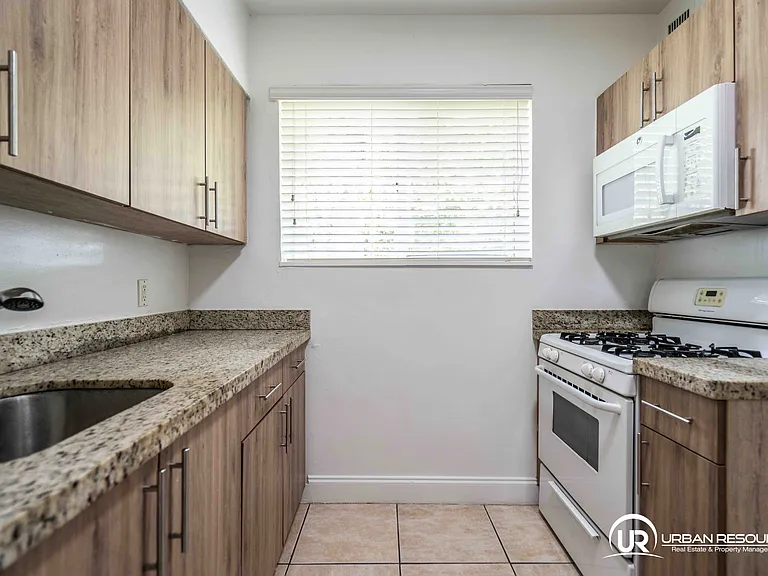 75 S Shore Dr #4B — Photo 12