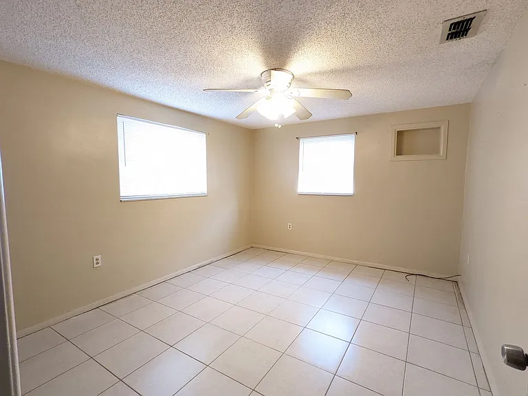 1024 Hilton Ln — Photo 9