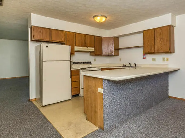 525 E Smith Ave — Photo 5