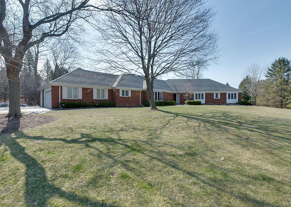 1st image of 1125 W River Ct