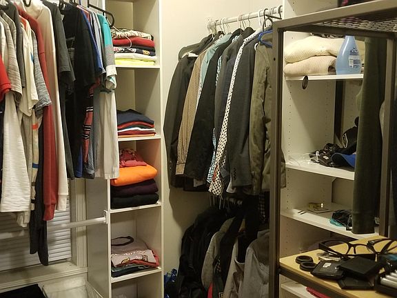 Extra den - currently used as a large walk-in closet