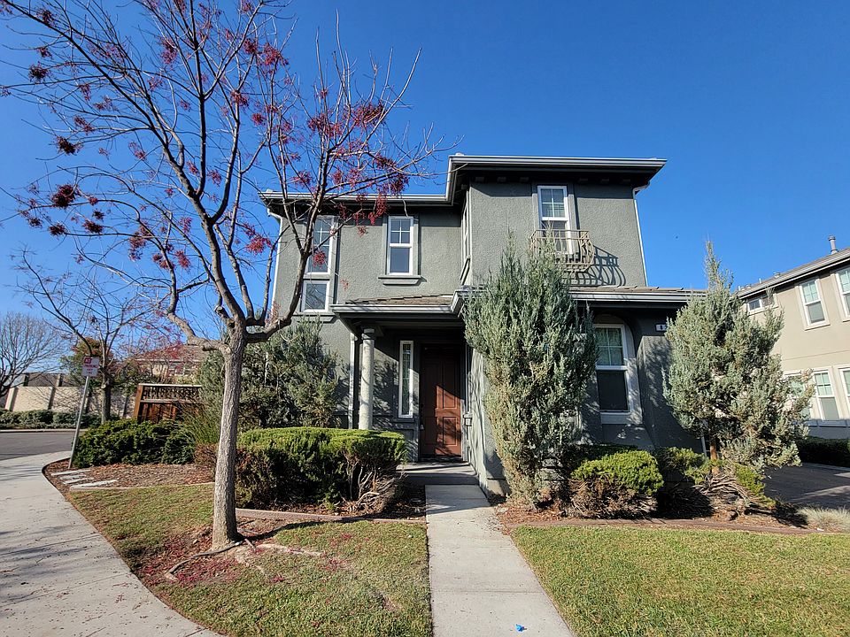 1st image of 829 S 22nd St