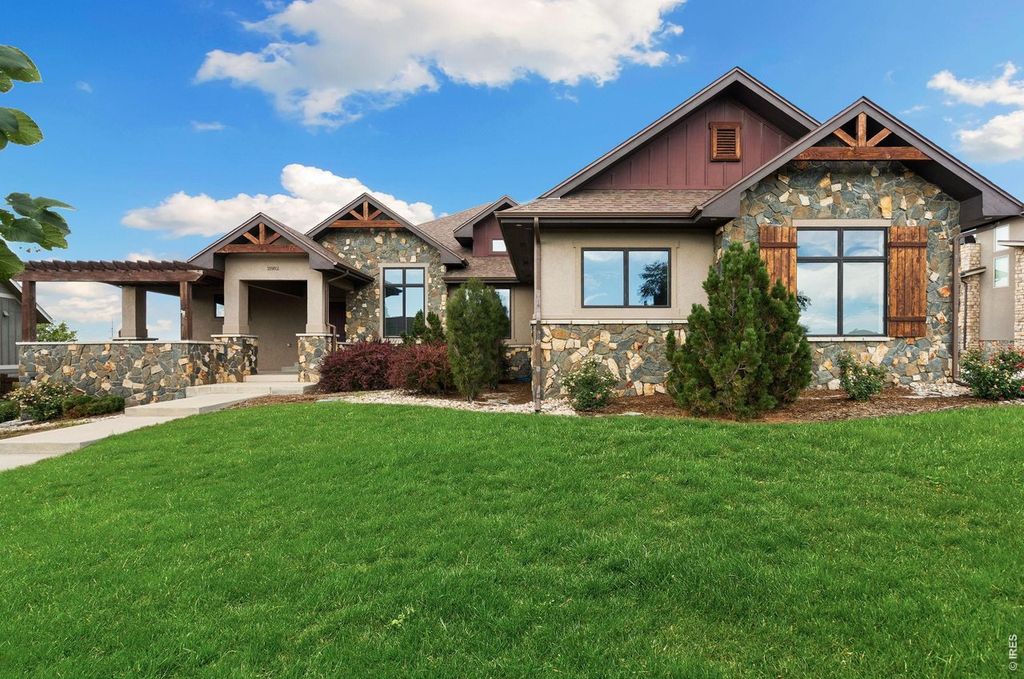 2882 Thunderview Dr