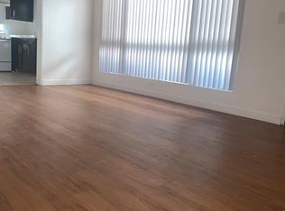 8960 Orion Ave APT 11, North Hills, CA 91343