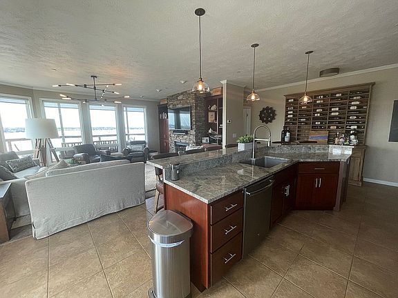2nd image of 425 240th Ave #308