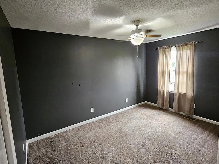 205 Edgewood St — Photo 15