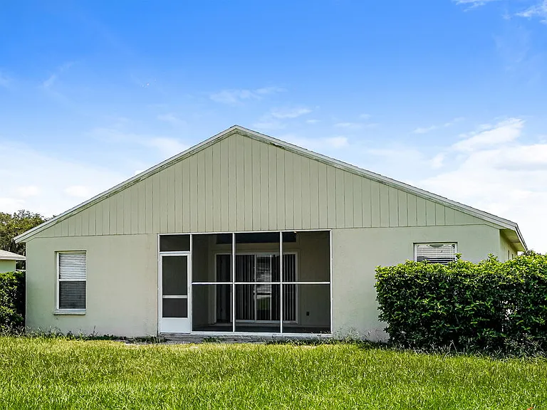 4944 Palm View Dr N — Photo 16