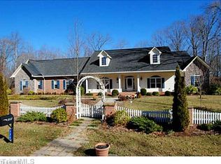 171 Primrose Rd, Advance, NC 27006