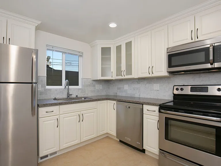 Engine House Apartments — Photo 1