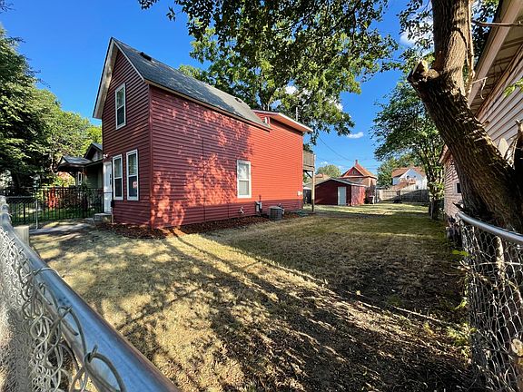 3rd image of 652 Thomas Ave