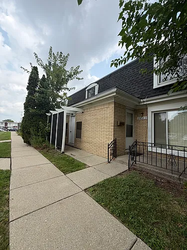 29852 City Center Dr #3 Photo 1