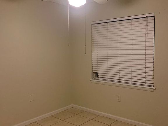 3rd image of 10011 N Lantana Ave
