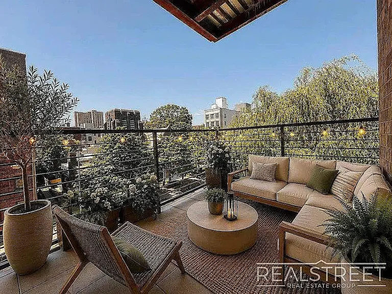 109 Winthrop St #4F — Photo 4
